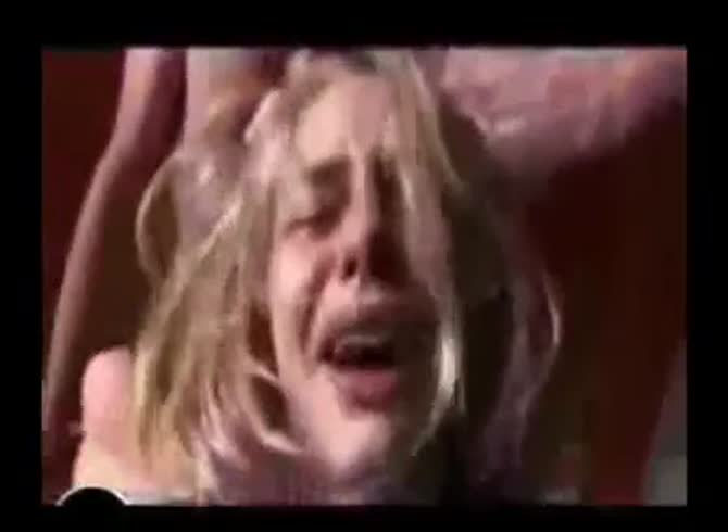 Video :Blonde screams and cries while having painful anal sex